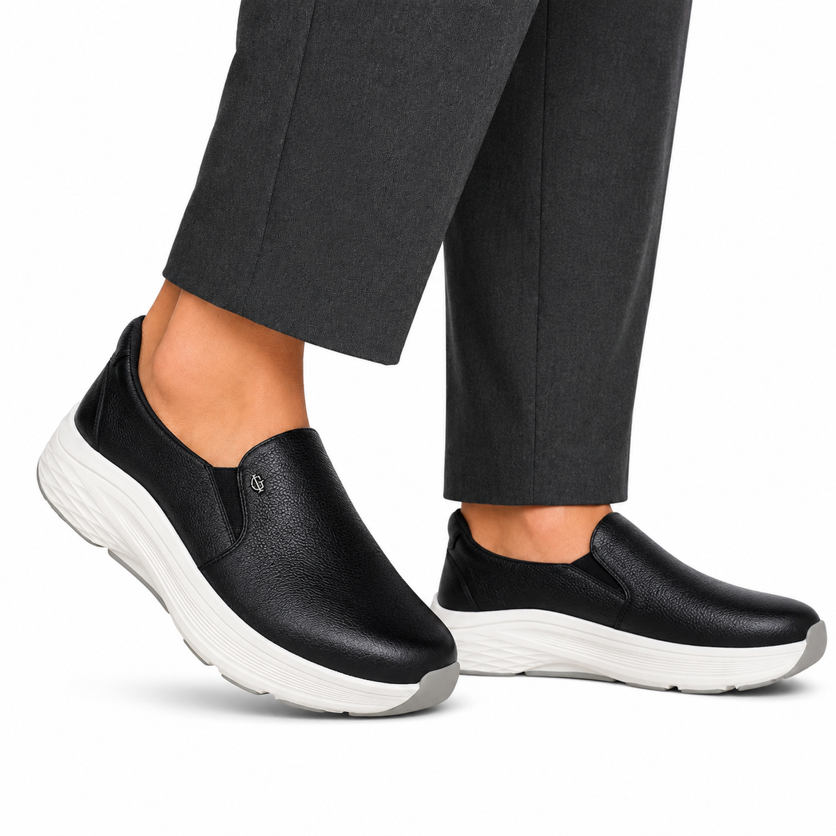 Clark - Men's Black Milled Leather Sneaker