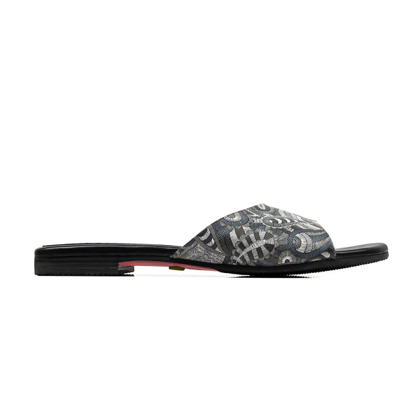 Nivra - Women's Black and Grey Slipper