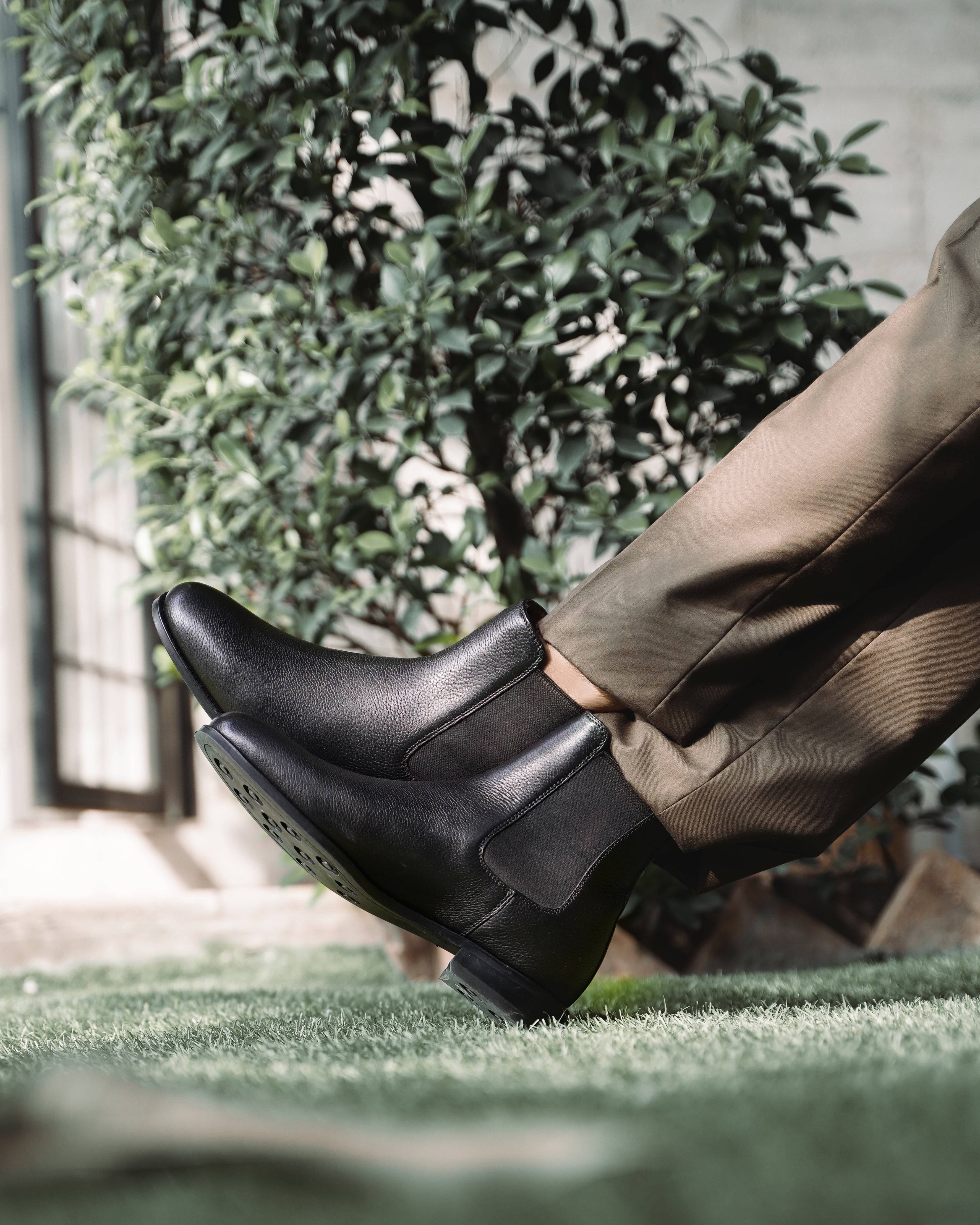 Camellia - Men's Black Pebble Grain Leather Chelsea Boot