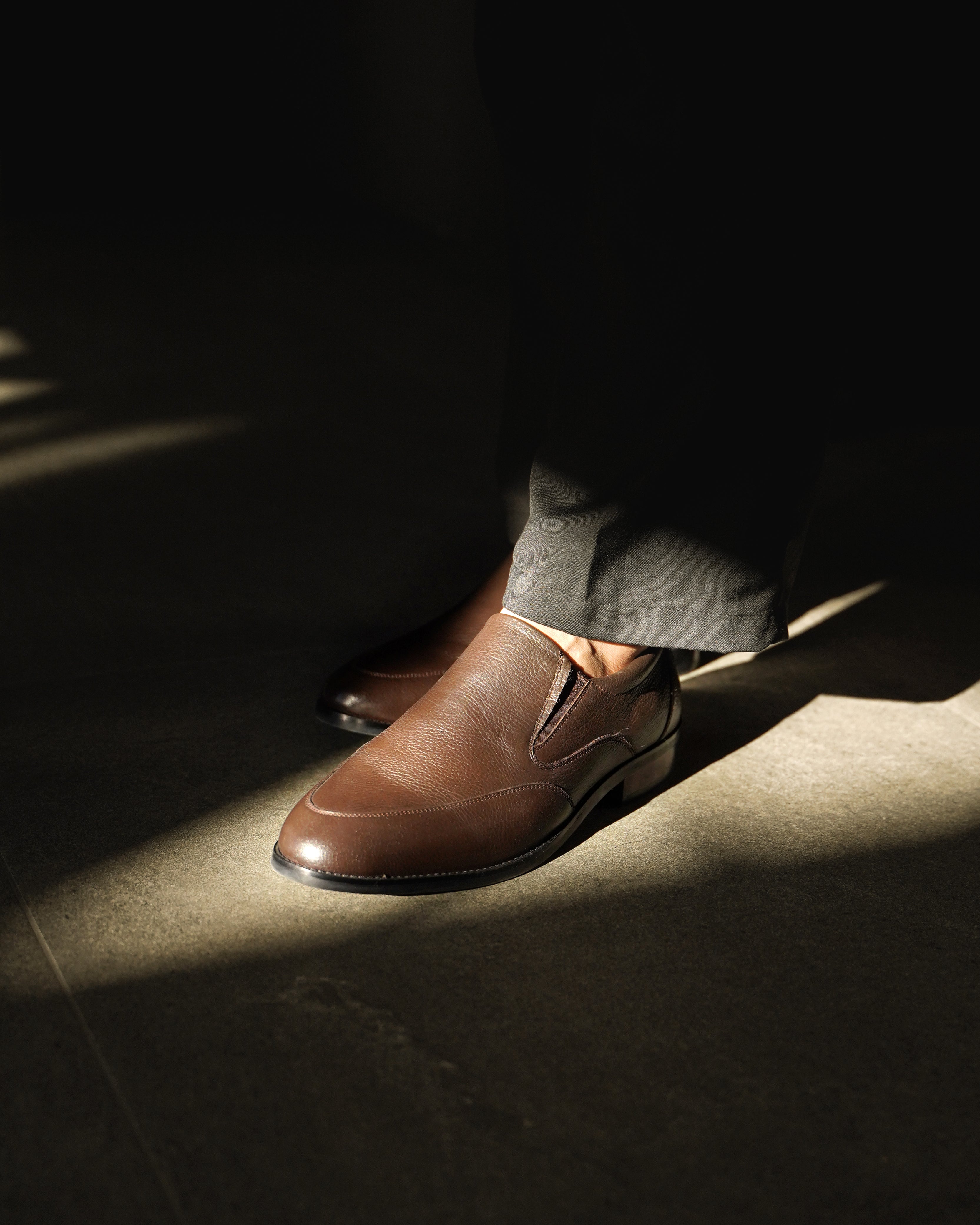 Esker - Men's Dark Brown Pebble Grain Loafer