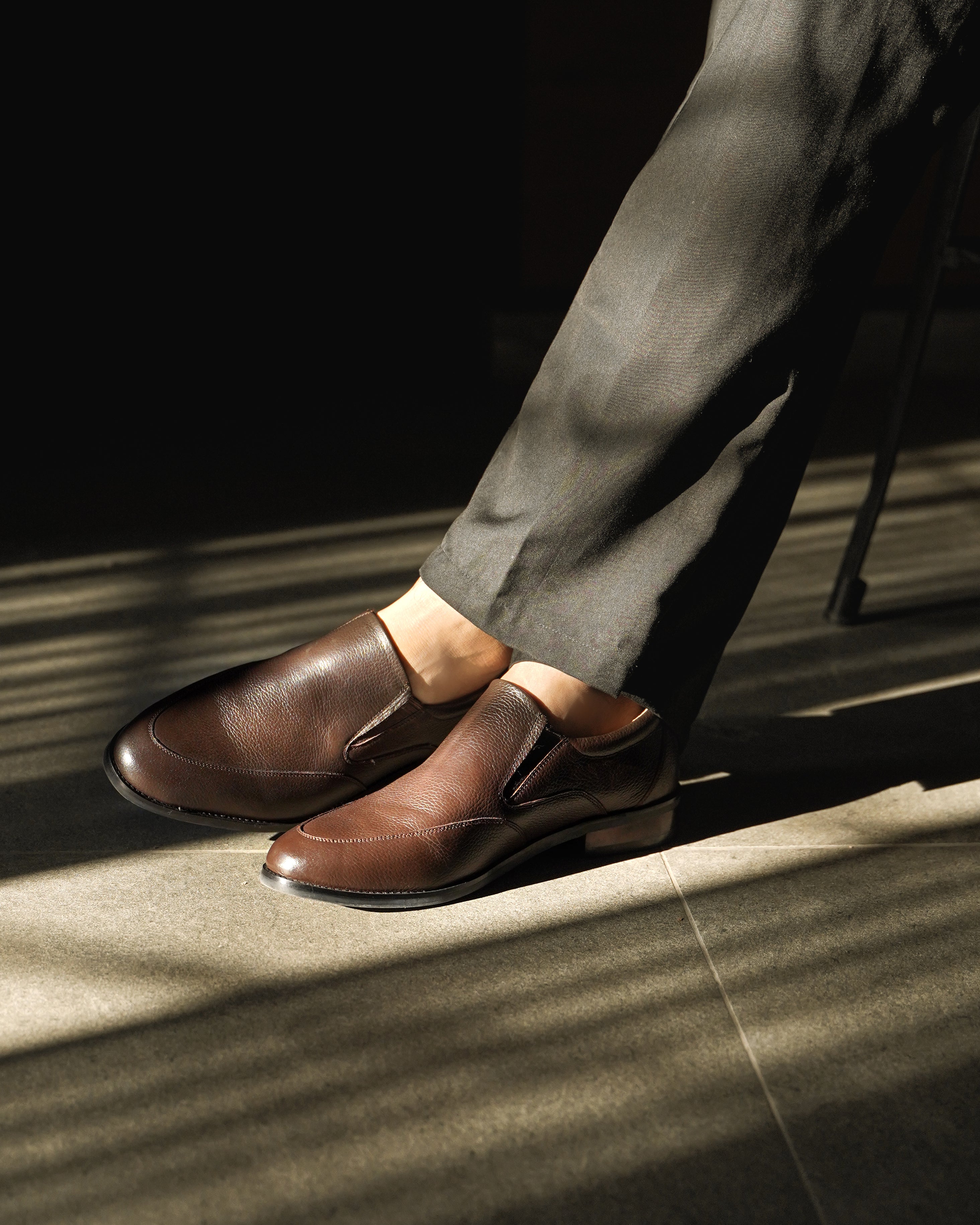 Esker - Men's Dark Brown Pebble Grain Loafer