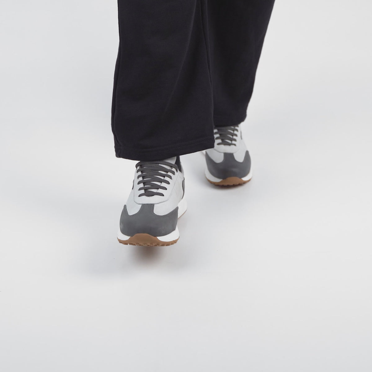 Ozil - Men's White and Gray Snearker video