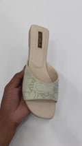 Slipper video