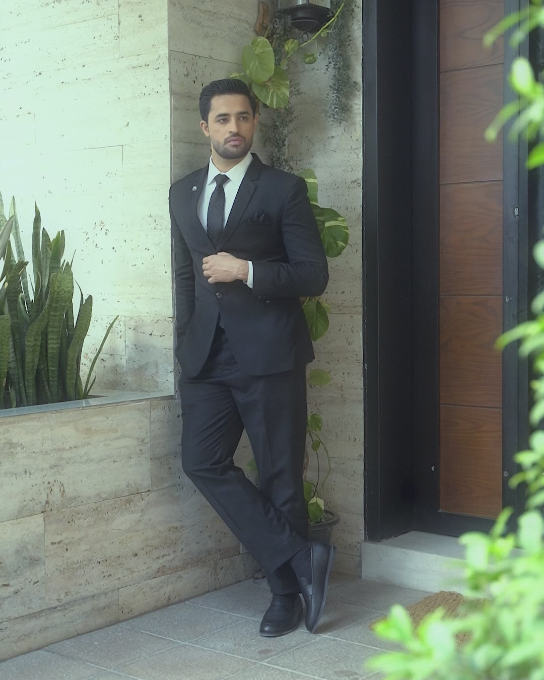 Smeaton - Men's Black Pebble Grain Leather Loafer video