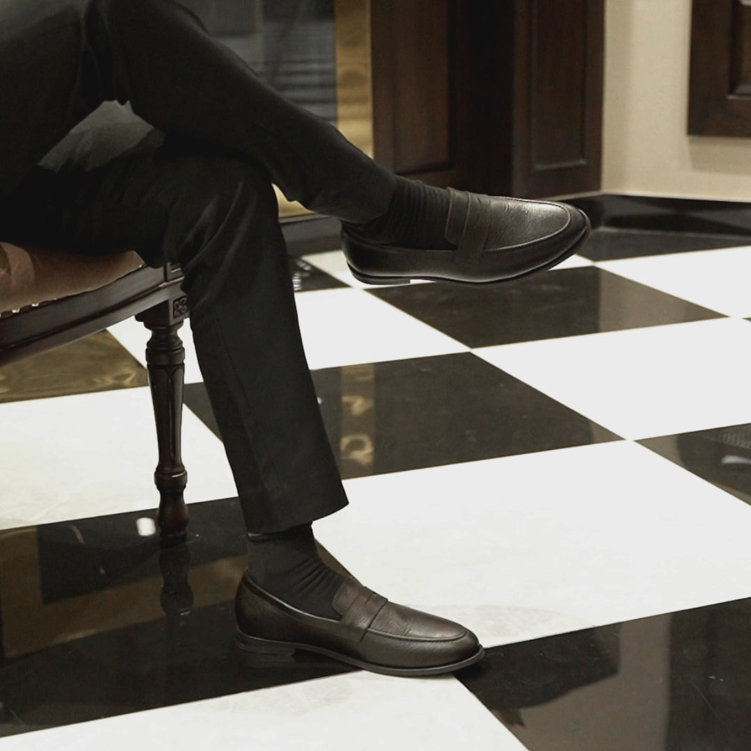 Bruin - Men's Dark Brown Pebble Grain Leather Loafer video