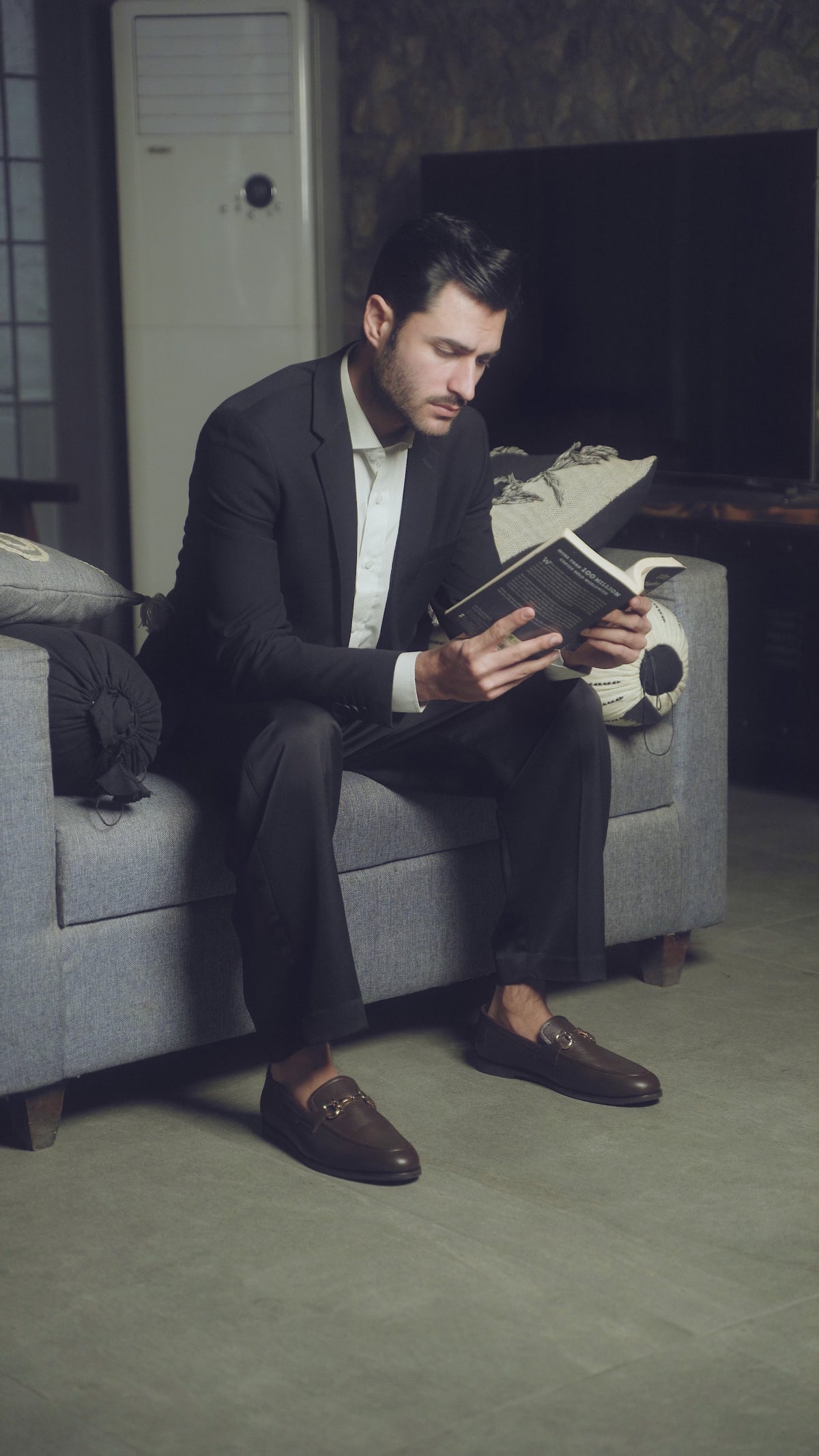 Abada - Men's Dark Brown Pebble Grain Leather Loafer video