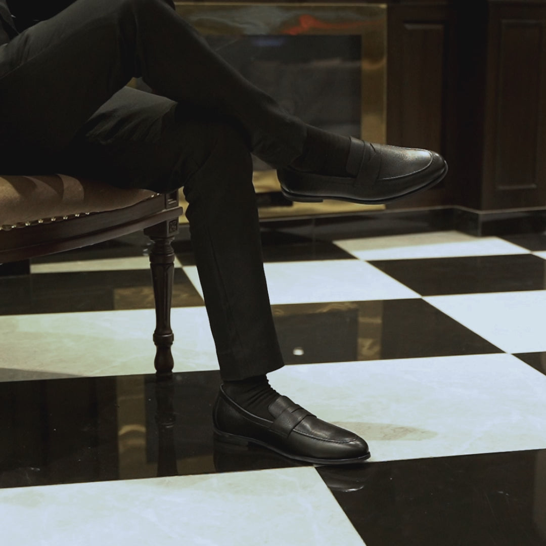 Barq - Men's Black Pebble Grain Leather Loafer video